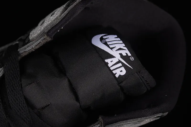 All categories Air Jordan Jordan series basketball shoes Air Jordan 1 High Pure original version Air Jordan 1 High OG "Rebellionaire" AJ1 Joe 1 black and gray banned "Rebelionaire" high-top basketball shoes 555088-036